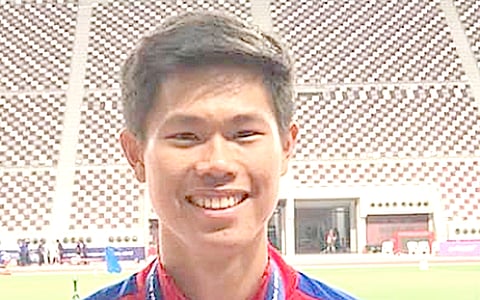 Philippine news agency
FILIPINO OLYMPIAN POLE VAULTER ERNEST JOHN "EJ" OBIENA was honored by the Rotary Club of Manila in rites held during the Club's 18th Weekly Meeting at the Manila Polo Club last 9 November 2023, citing the 2023 Asian Games Gold Medalist and currently the world's number two in men's pole vault as this year's Jorge B. Vargas Outstanding Athlete of the Year awardee.