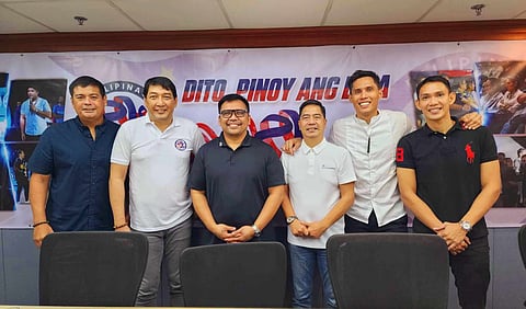 Former PBA stars Peter June Simon (right), Dondon Hontiveros (second from right) and Jayvee Gayoso are being welcomed by PSL executives led by president Cris Bautista (third from right), special assistant to the chief executive officer Bong Baribar (middle) and league commissioner Allan Caidic(second from left).