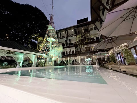 The hotel’s Fiesta-themed Christmas tree stands tall and proud to represent life, hope, and joy — the same values that the brand wishes to provide to its guests this holiday season.
(Photograph courtesy of SELAH)