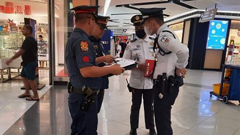 Themed costumes for security guards banned