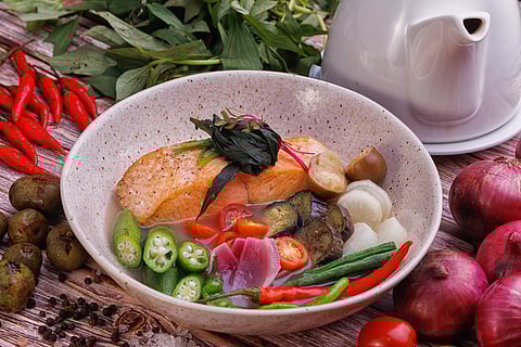 Sinigang ng Salmon sa Batuan