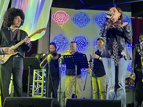 Kat Agarrado of SinosiKat is back!