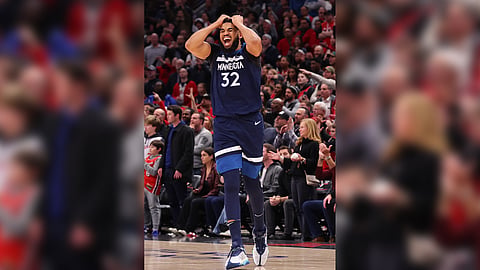 KARL-ANTHONY Towns of the Minnesota Timberwolves will be sidelined for ‘a significant period of time’ after suffering a meniscus injury. | MICHAEL REAVES/
AGENCE FRANCE-PRESSE