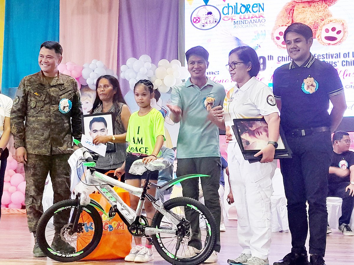 Checkpoint Cafgu CAFGU’s children receive needed aid