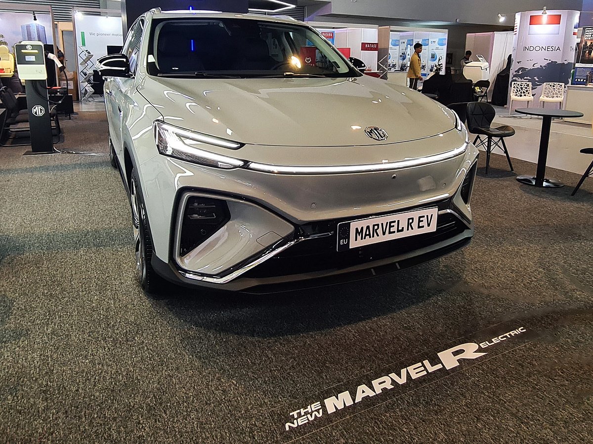 Mg Marvel R Red MG introduces Marvel R AWD performance version