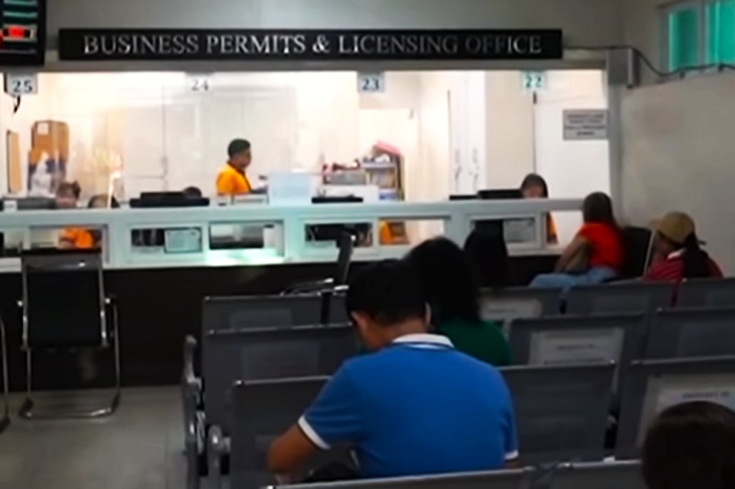 Las Piñas enhances business renewal with satellite services