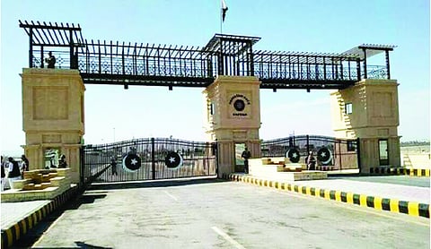 Pak suspends trade with Iran at 2 border crossings