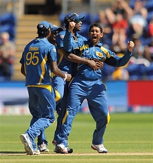 Dilshan and Jayawardena reprimanded for excessive appealing