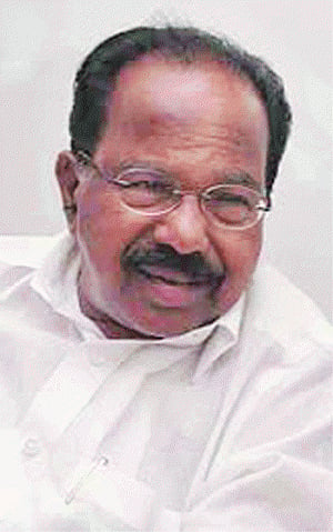 Moily trying  to favour RIl again: Dasgupta