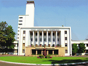 IIT-KGP Registrar in the soup