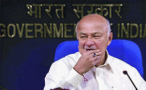 Shinde dodges questions on 'Cong role' in Bastar attack