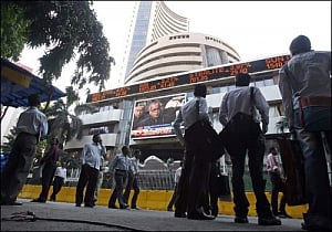Sensex plunges below 19k level; down 225 points in early trade