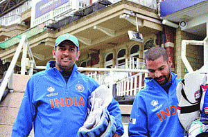 Dhoni wins toss, to bowl first