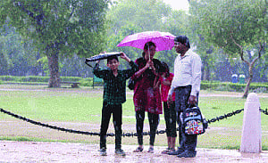Early monsoon catches Delhiites by surprise