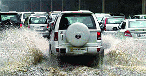 After day's lull, heavy rain expected today