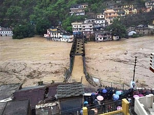 Rains claim 11 more lives,toll mounts to 73, over 73,000 stranded