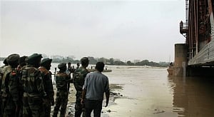 Yamuna in spate, crosses danger mark in Delhi