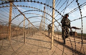 Pak violates ceasefire after infiltration bid foiled