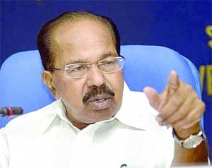 Moily rebuts Dasgupta's allegations, says CPI MP swayed by vested interests