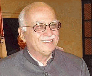 Advani meets RSS chief