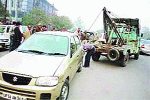 Noida traffic cops tow away at own risk