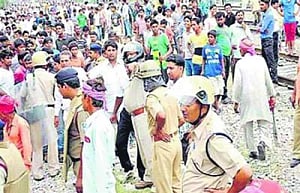 Stone-pelting on train leaves five policemen, 13 others injured
