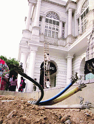 CP revamp crawling towards closure