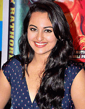 No more acting lessons for Sonakshi: says mom