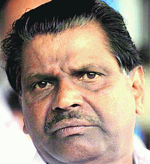 Kerala Home Minister orders probe against himself