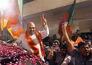 BJP rakes up Ram temple issue, Amit Shah visits Ayodhya