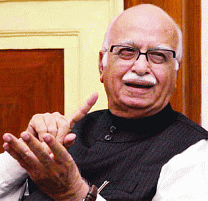Cong MPs breaking own tradition: Advani