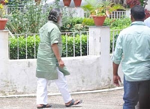 Hemant to stake claim for Govt today