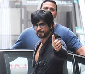 Bollywood friends visit Hrithik post-surgery