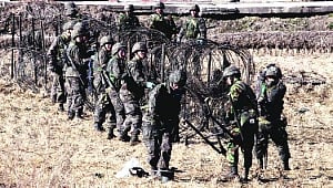 S Korea, US begin drills as North threatens war