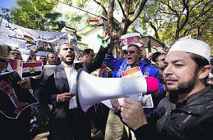 Egypt considering disbanding Muslim Brotherhood