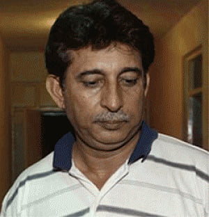 Raza retires from umpiring, accuses PCB of mistreating him