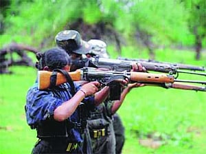 Chavan to set up development authority for Maoist-hit areas