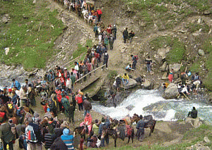 20th batch of 1,211 pilgrims leave for Amarnath from Jammu