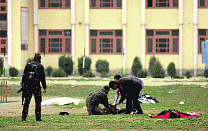 Fidayeens kill 5 CRPF men