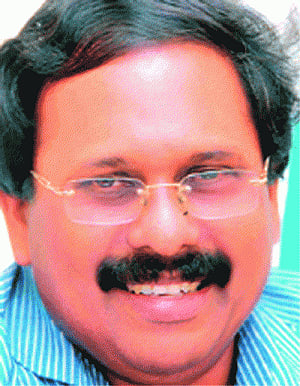 Kerala PRD ex-director  surrenders in solar scam