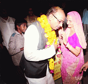 Goel presents himself  at doorstep of Dalits