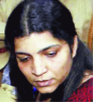 Con woman adds to Cong worries