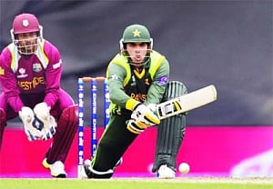 Misbah pilots Pak to victory