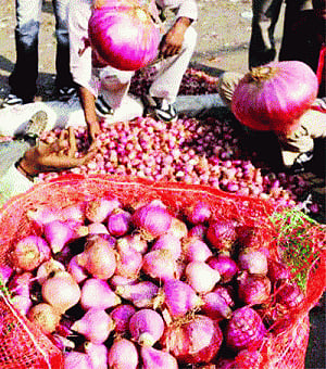 As onion prices soar, Govt may open outlets