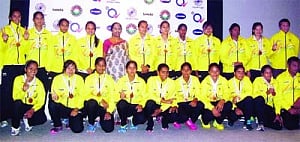 Standing ovation for hockey's Bronze girls