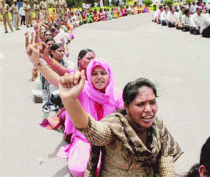 Jagan, mother quit House; chaos in Cong