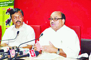 JD(U) showcause notice to  Ministers for martyrs' slur
