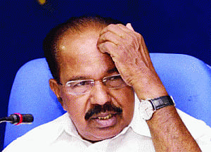 Moily clips babu's wings  for curbing RIl windfall