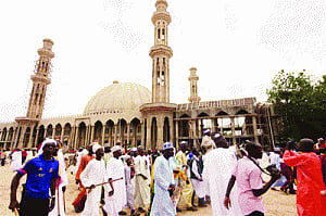 Militants gun down 44 inside Nigerian mosque