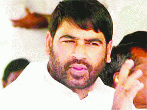 Sadhu's NaMo visit creates ripples in Bihar